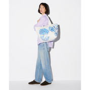 MEDIUM METRO TOTE DELUXE PORCELAIN BLUE FLORAL