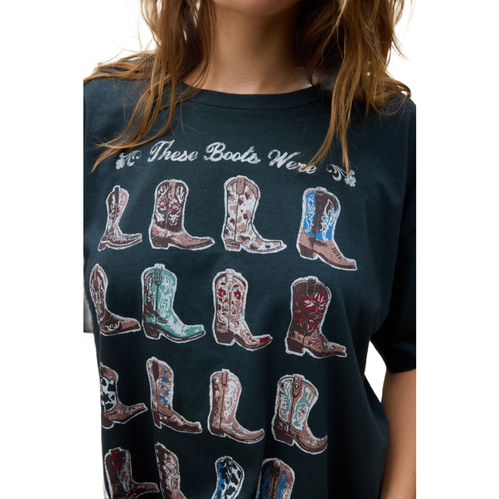 BOOTS FOR WALKING TEE