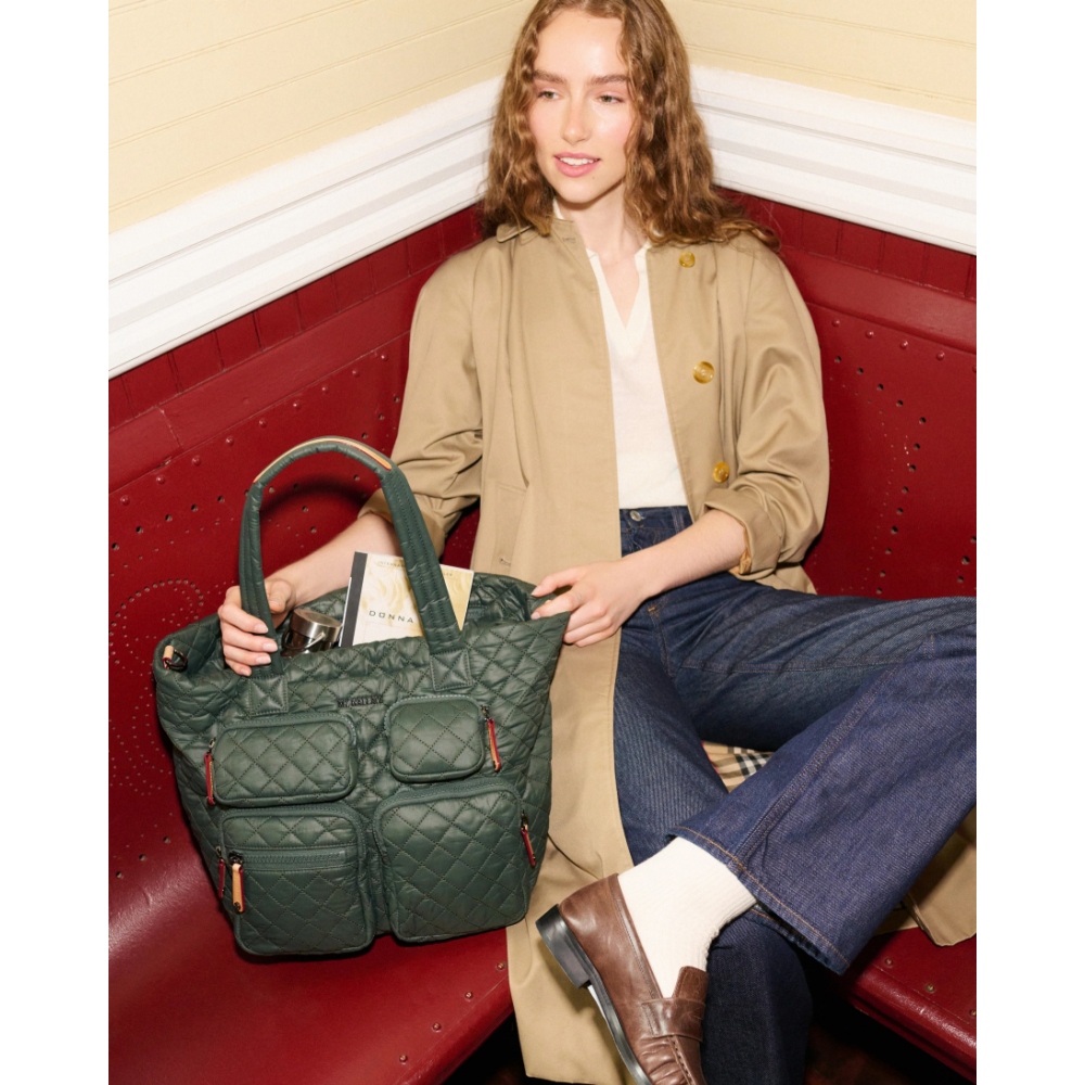JUNIPER MEDIUM METRO TRAVEL TOTE