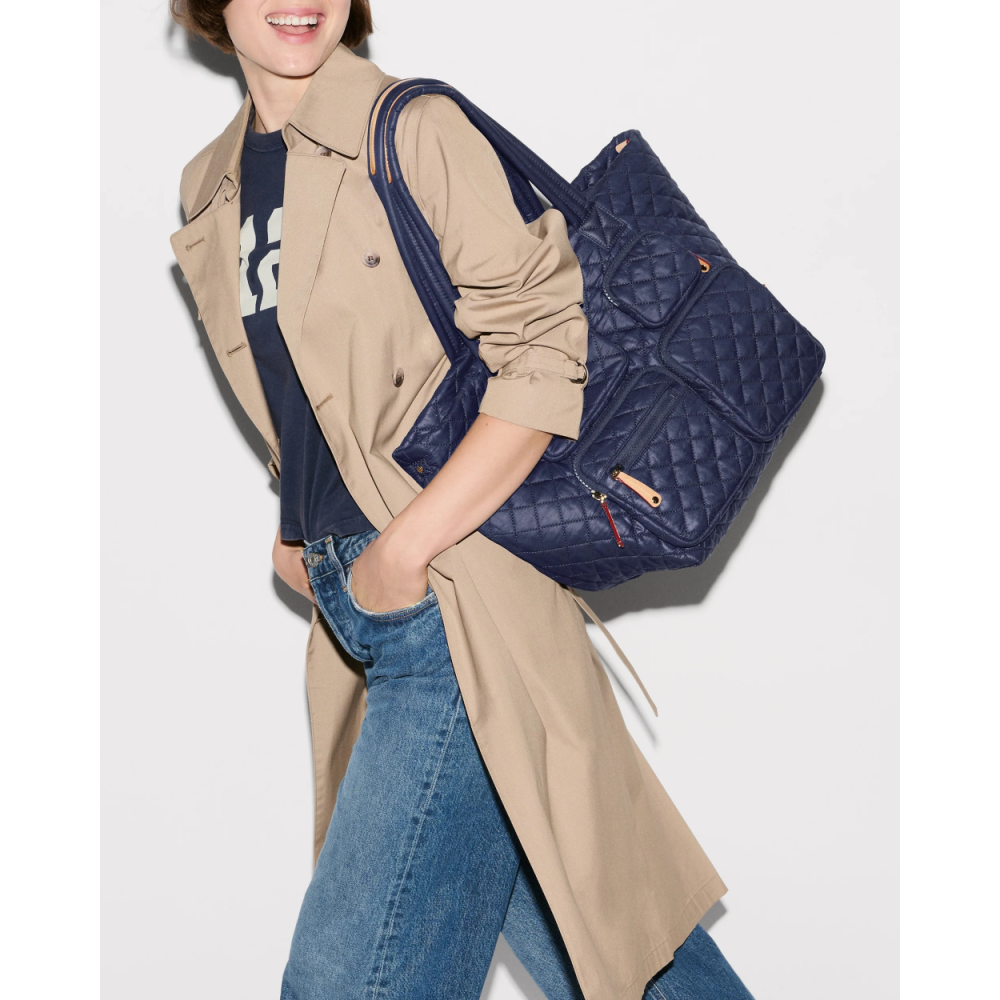 NAVY MEDIUM METRO TRAVEL TOTE
