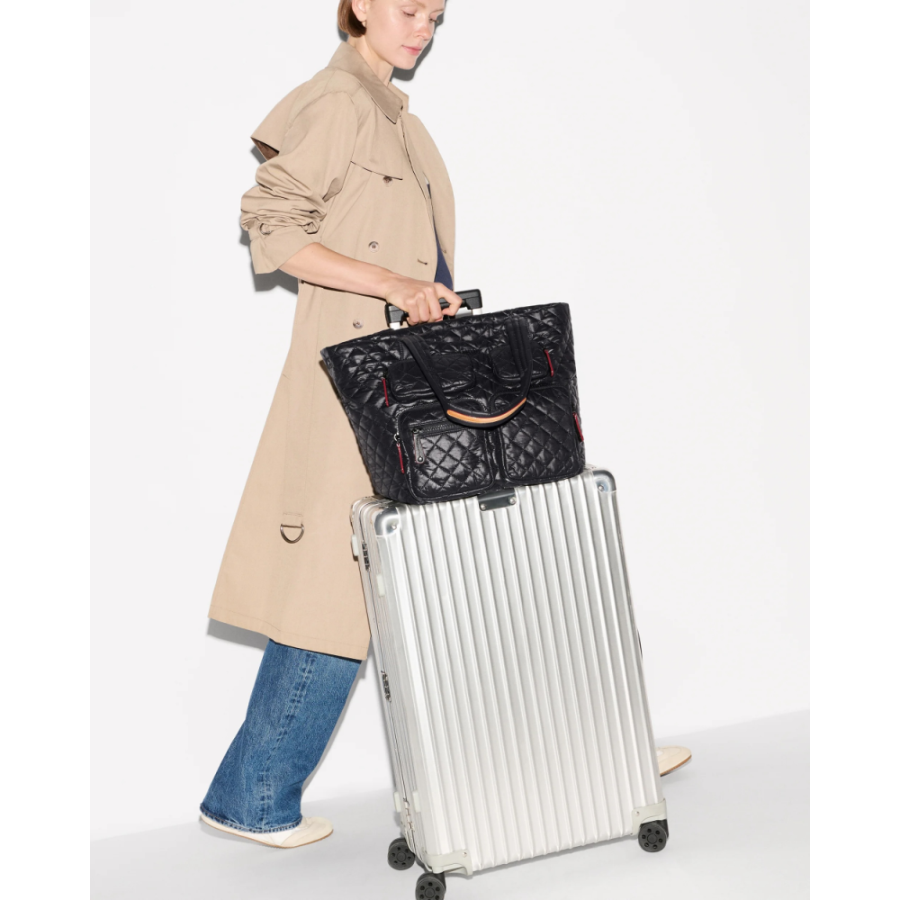 BLACK MEDIUM METRO TRAVEL TOTE