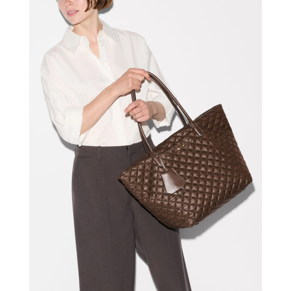 MEDIUM METRO DAILY TOTE WALNUT