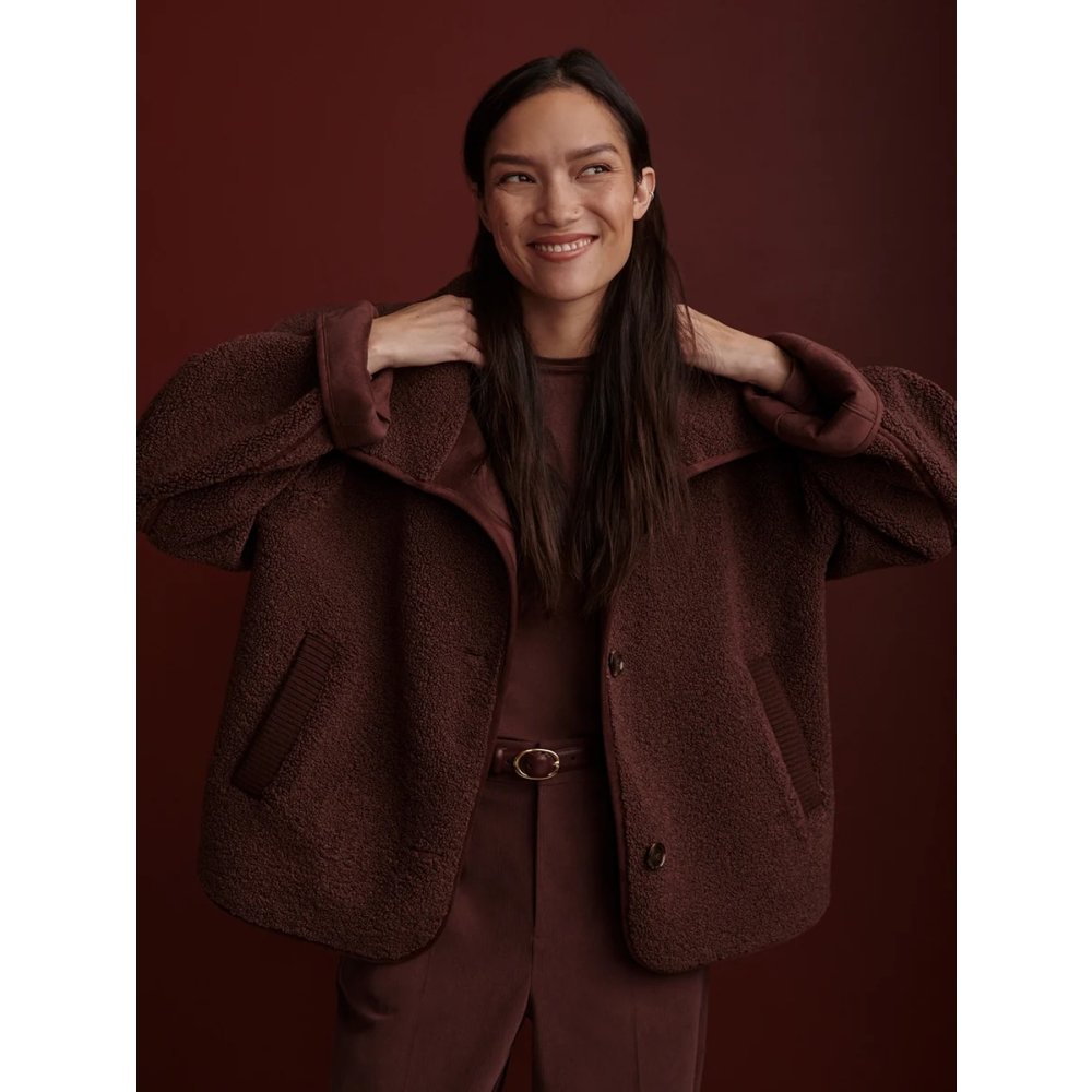 KELLAN SHORT JACKET DEEP MAHOGANY