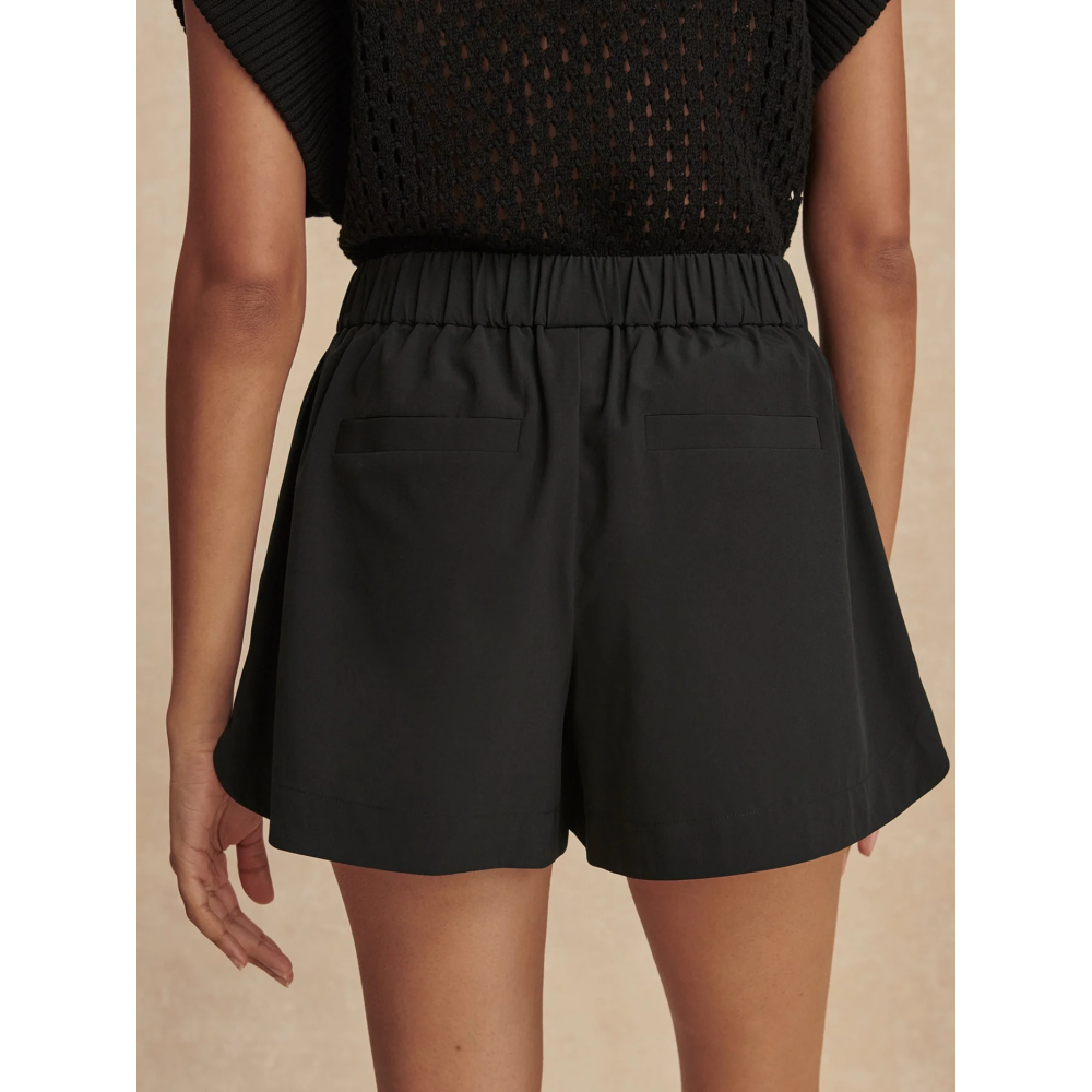 NILA BLACK