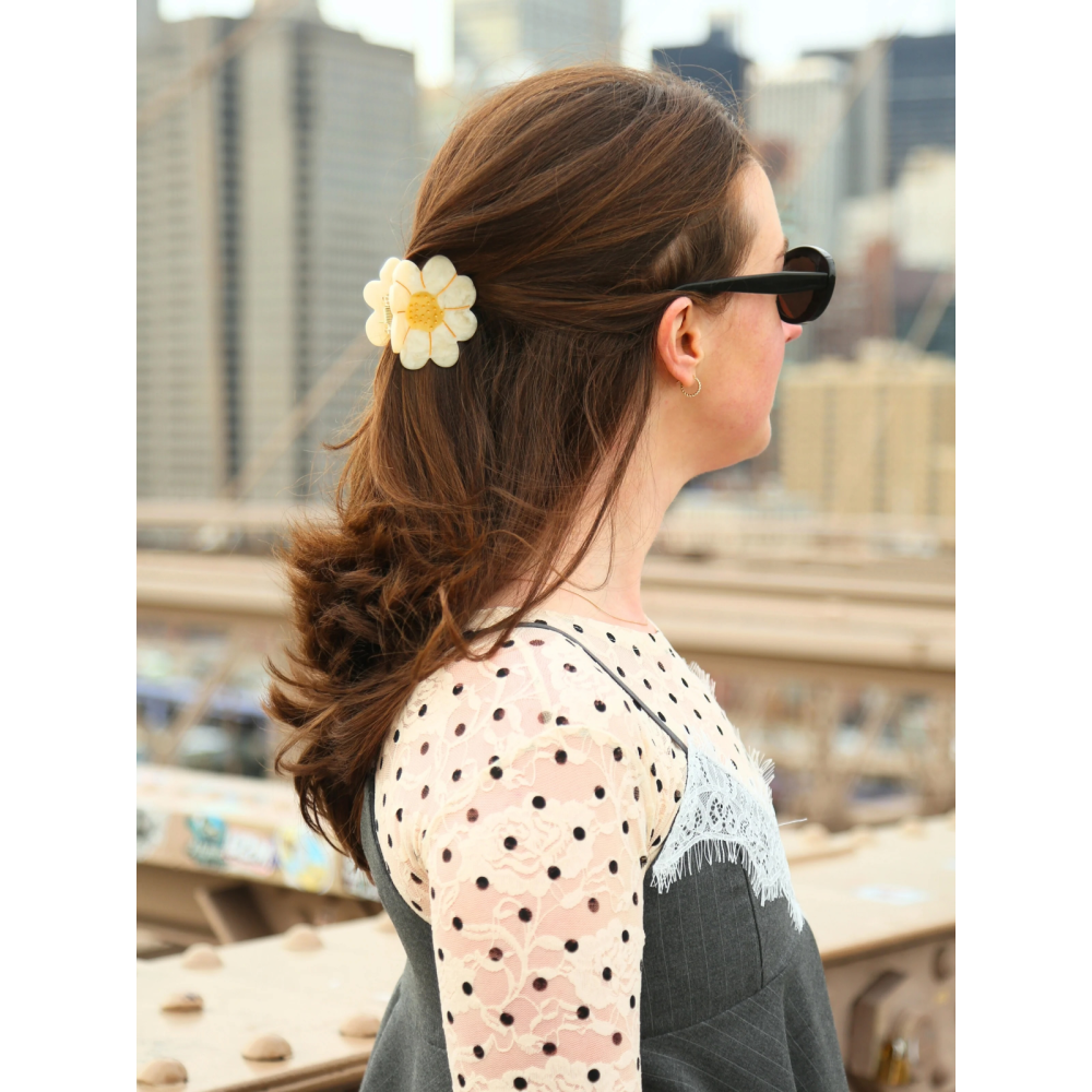 VINTAGE DAISY CLAW