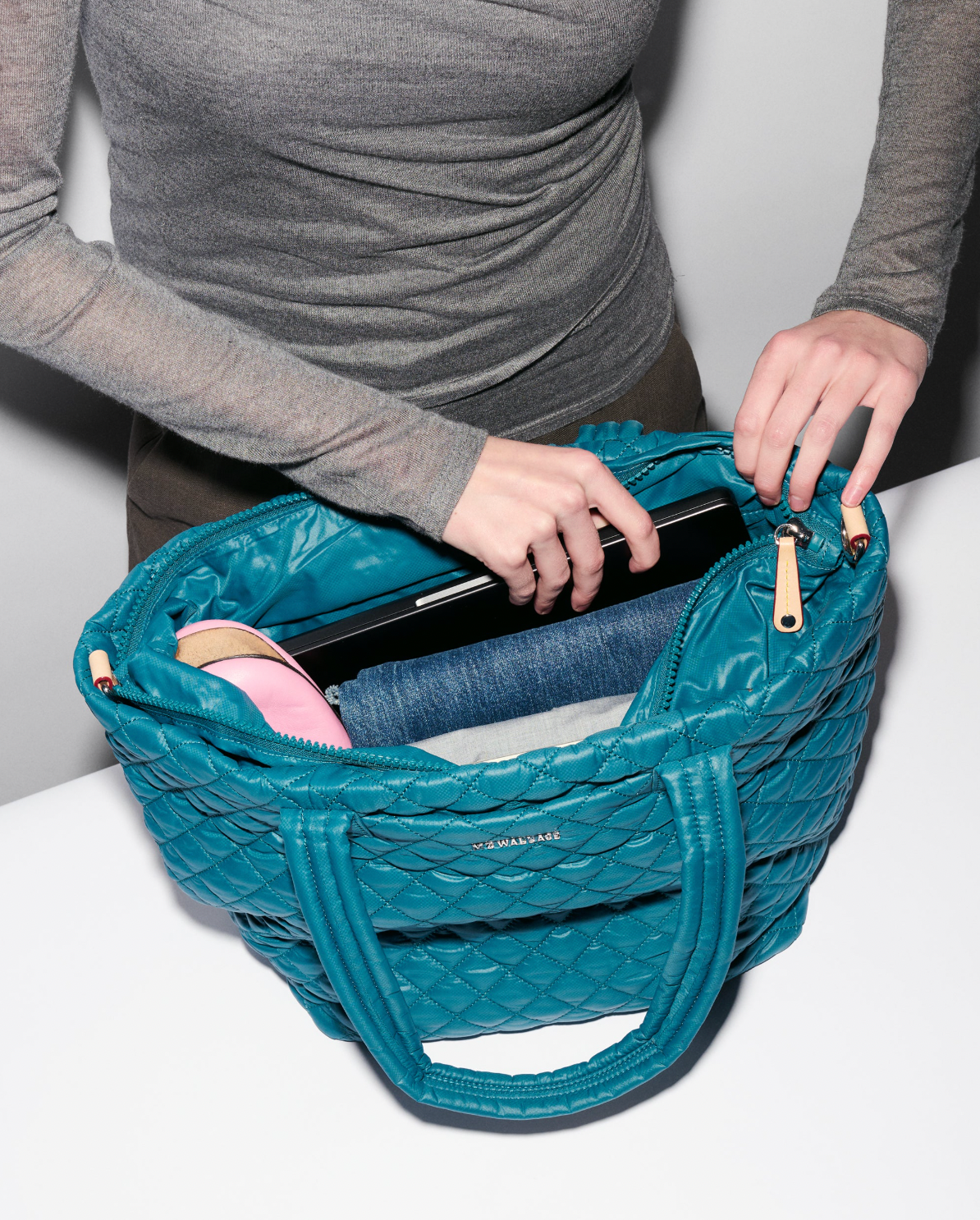 MEDIUM METRO TOTE DELUXE II PACIFIC