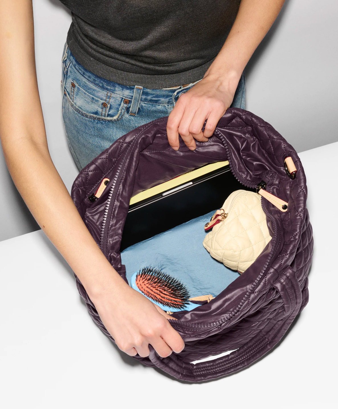 MEDIUM METRO TOTE DELUXE RAISIN
