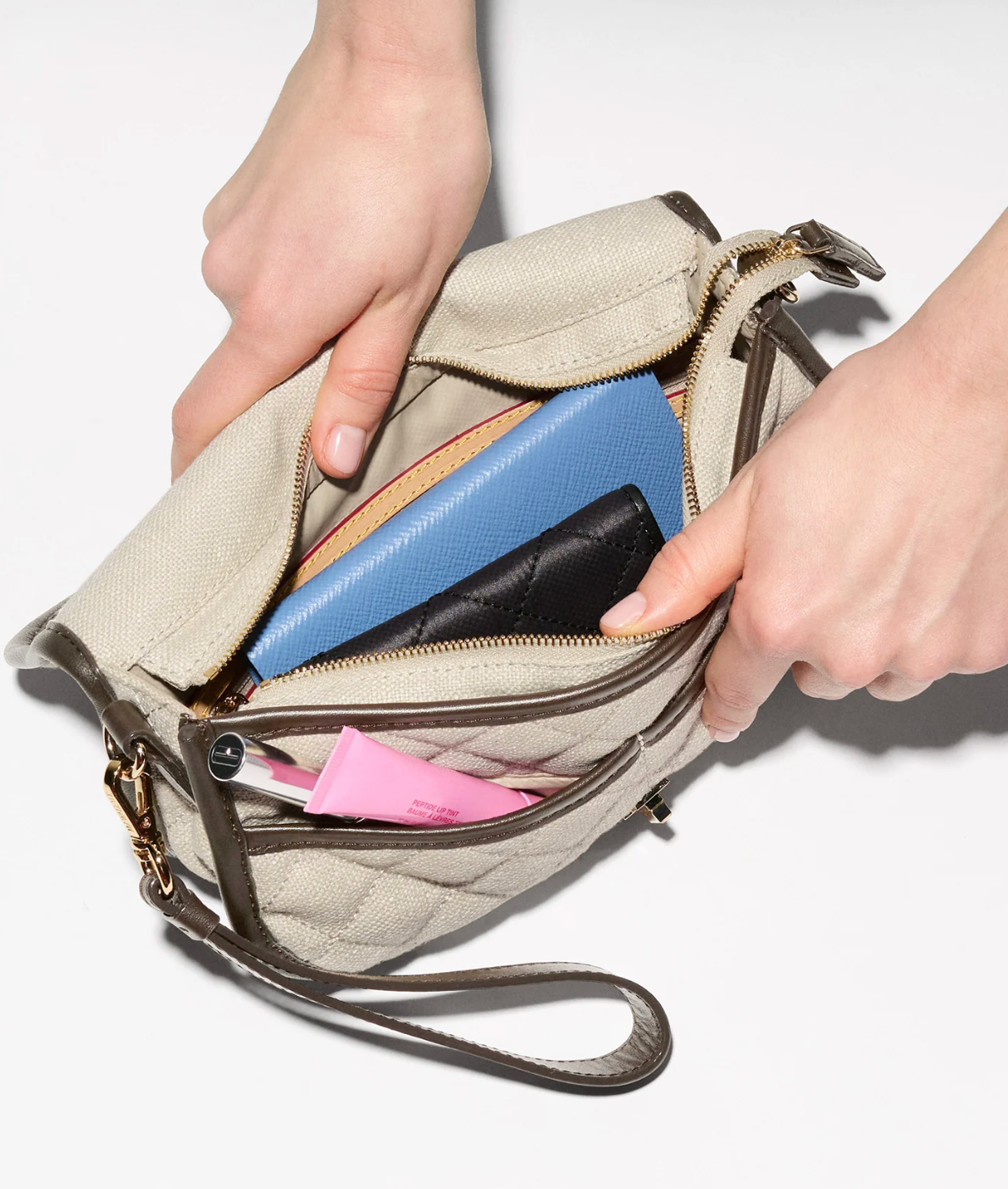 SMALL ASTOR CLUTCH SANDY LINEN
