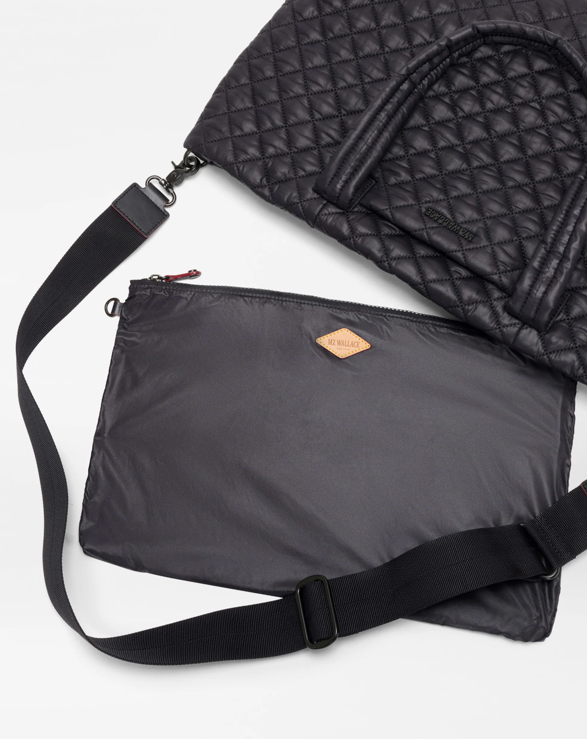 MEDIUM METRO TOTE DELUXE BLACK