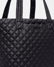 MEDIUM METRO TOTE DELUXE BLACK