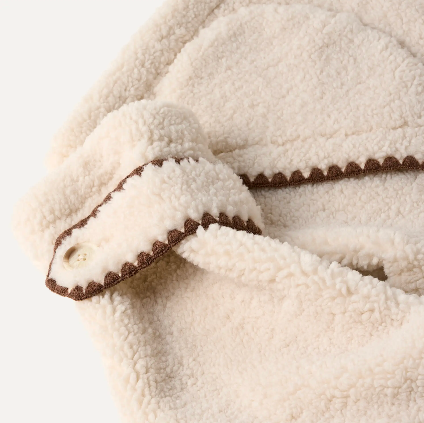 NIKIA COLLARED JACKET CREAM